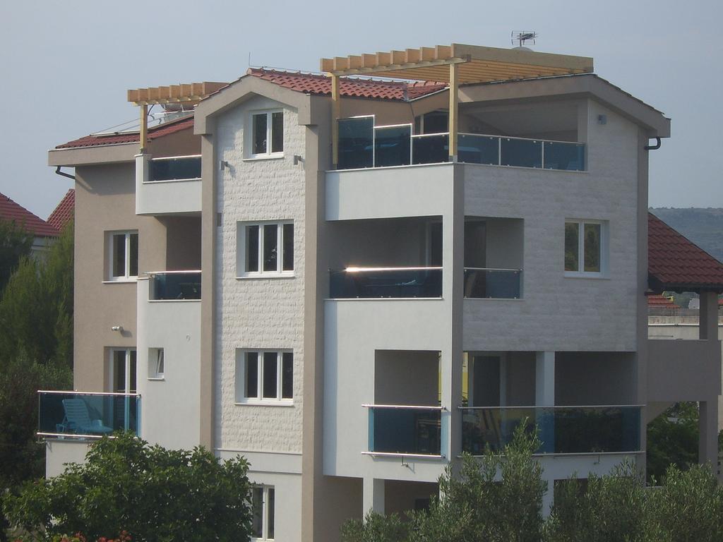 Apartments Villa Erik Рогозница Экстерьер фото